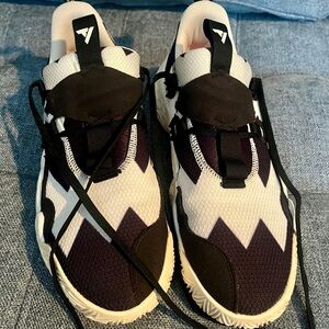 Adidas Trae Young 1. Size 10. Good condition.